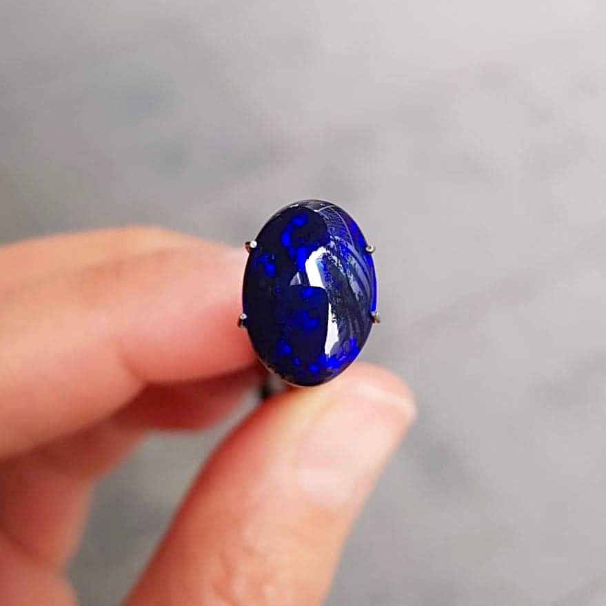 Australian-black-opal-Lizunova-Fine-Jewels-Sydney-jeweller-Chifley-Square
