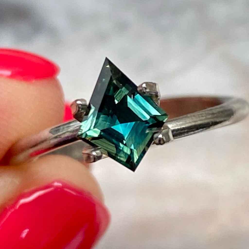 0.89ct kite Australian teal sapphire - Lizunova Fine Jewels