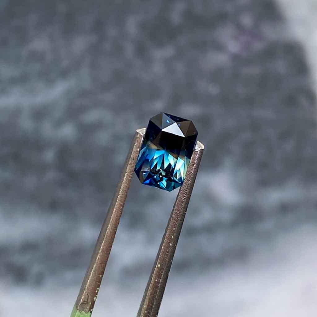 0.93ct emerald radiant cut Australian parti sapphire - Lizunova Fine Jewels