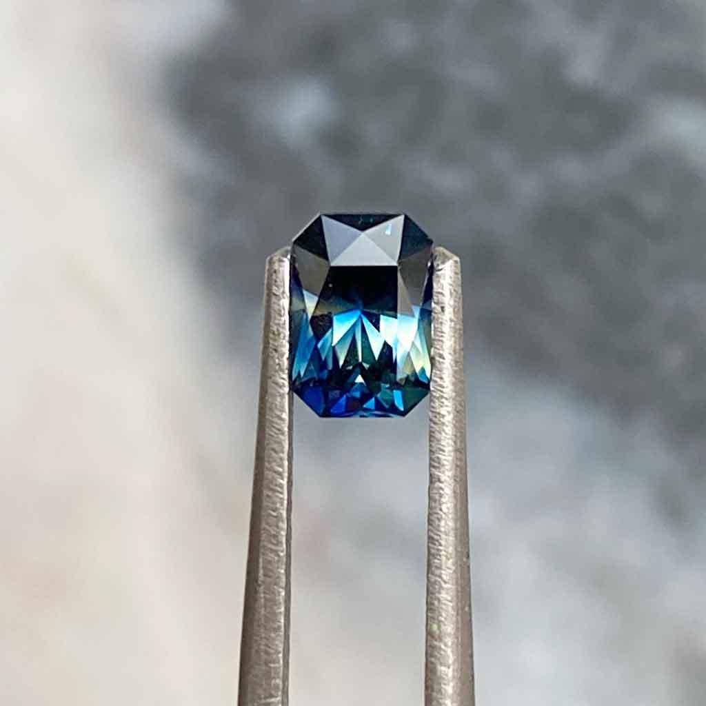 0.93ct emerald radiant cut Australian parti sapphire - Lizunova Fine Jewels