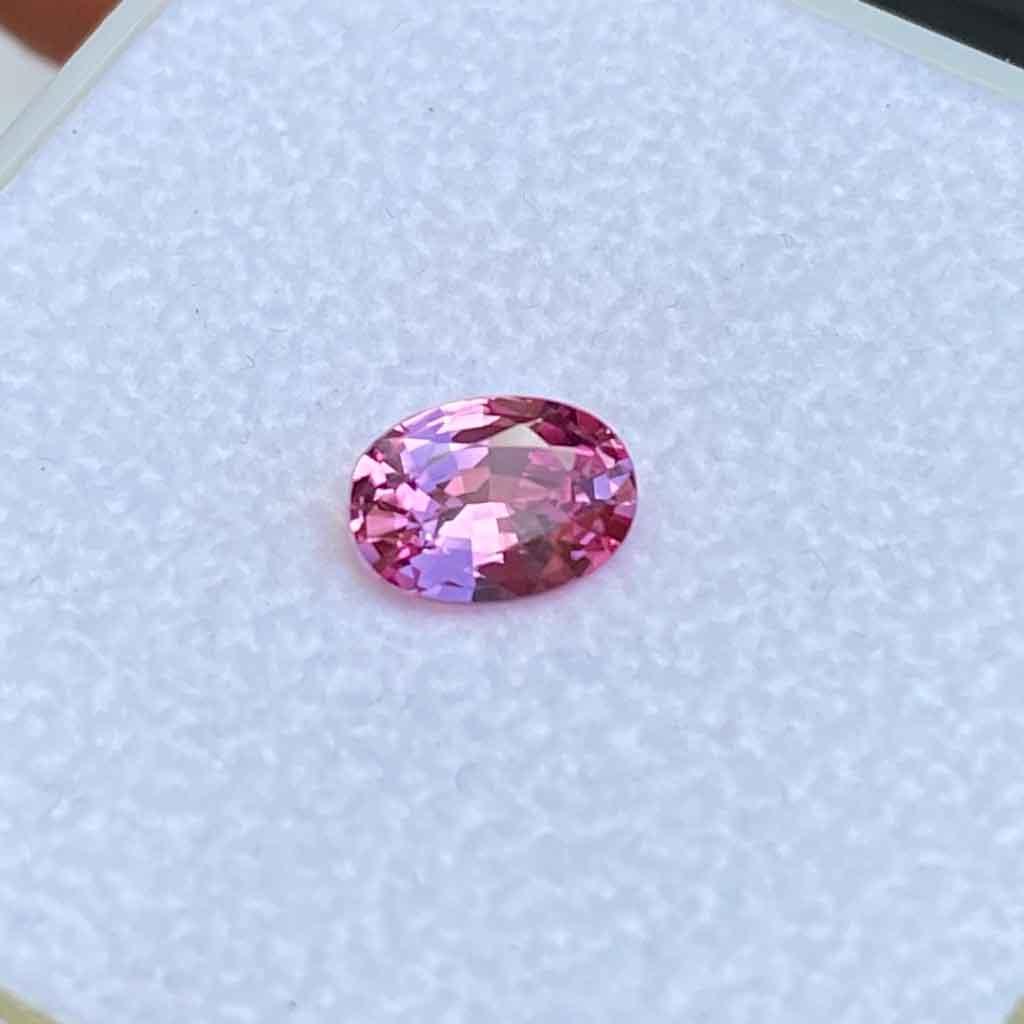 0.94ct oval pink sapphire - Lizunova Fine Jewels