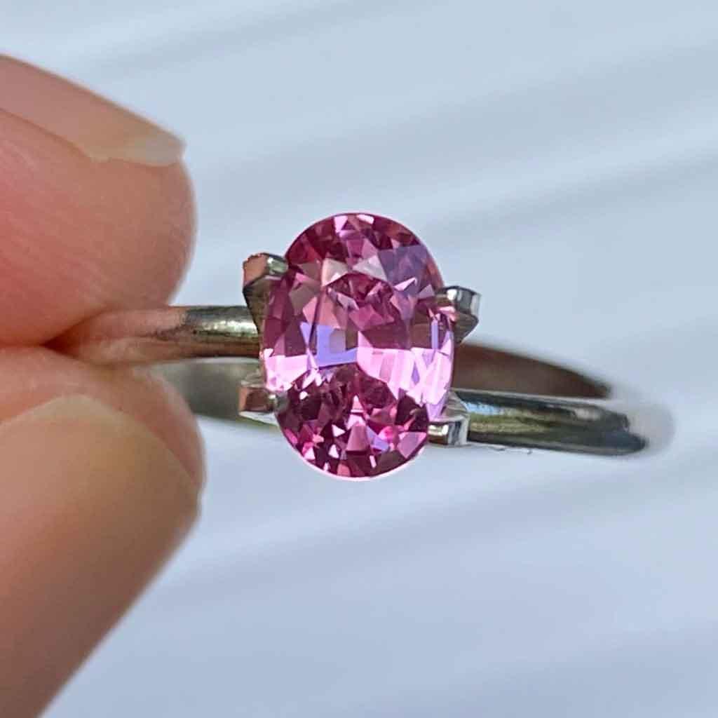 0.94ct oval pink sapphire - Lizunova Fine Jewels