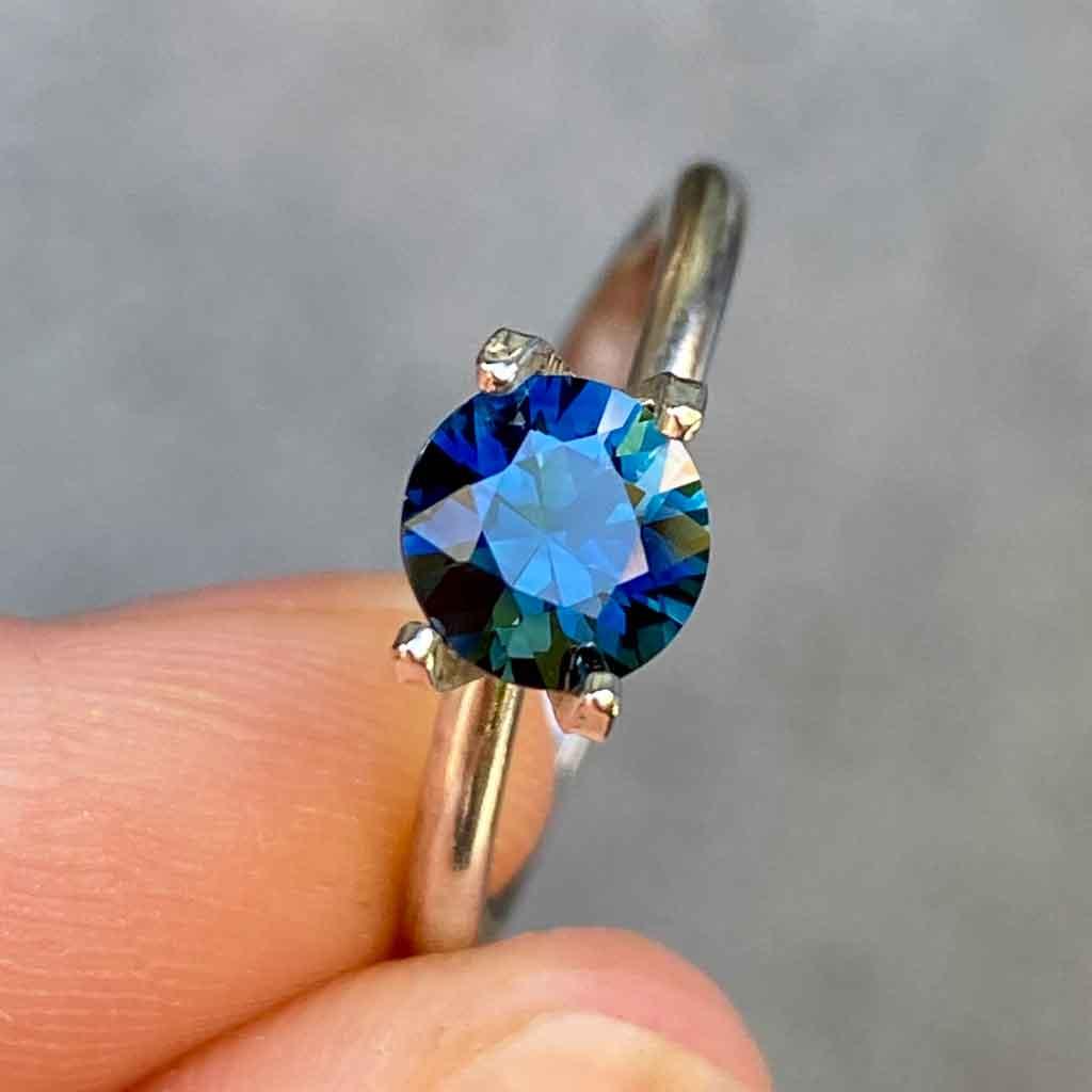0.95ct round Australian teal sapphire - Lizunova Fine Jewels