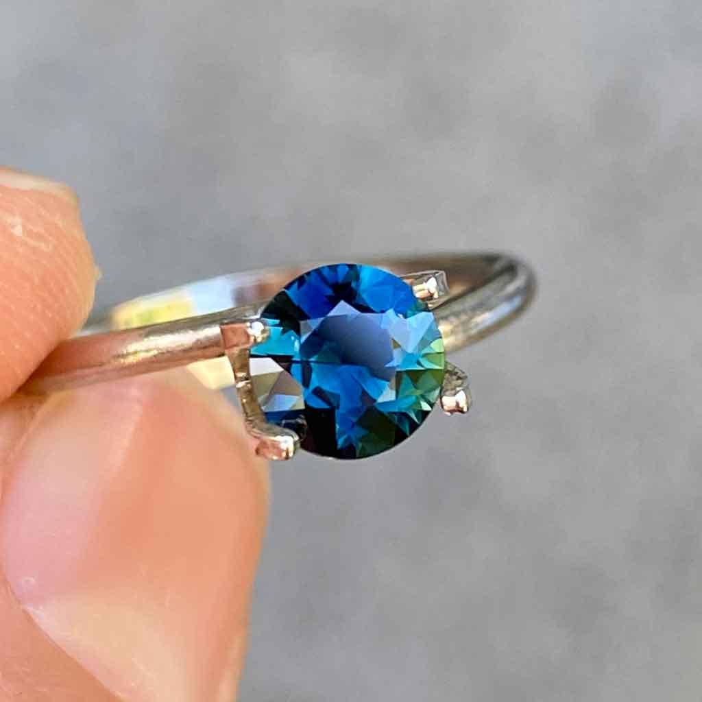 0.95ct round Australian teal sapphire - Lizunova Fine Jewels