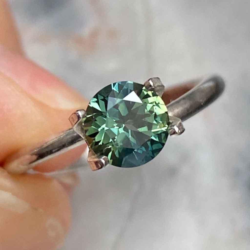 0.96ct round Australian light green sapphire - Lizunova Fine Jewels