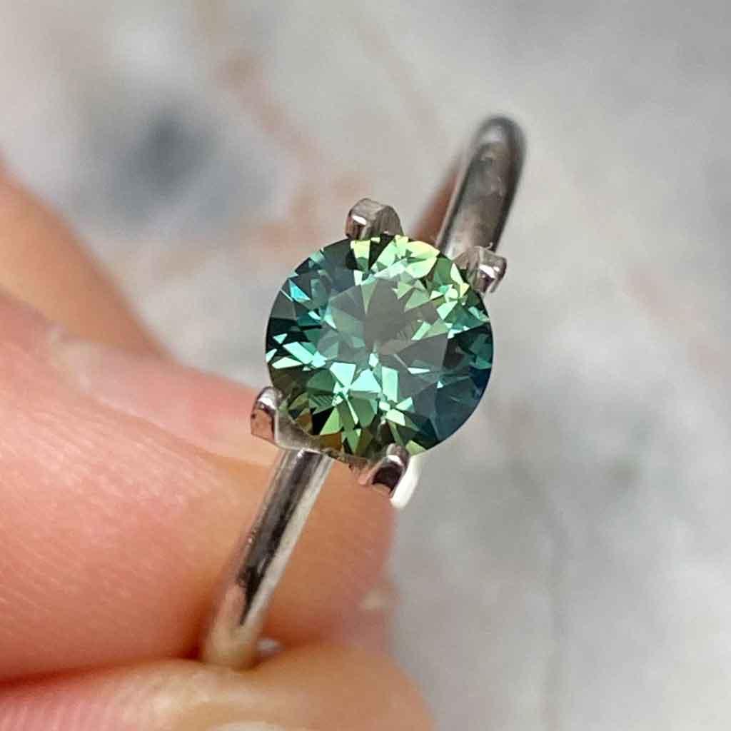 0.96ct round Australian light green sapphire - Lizunova Fine Jewels