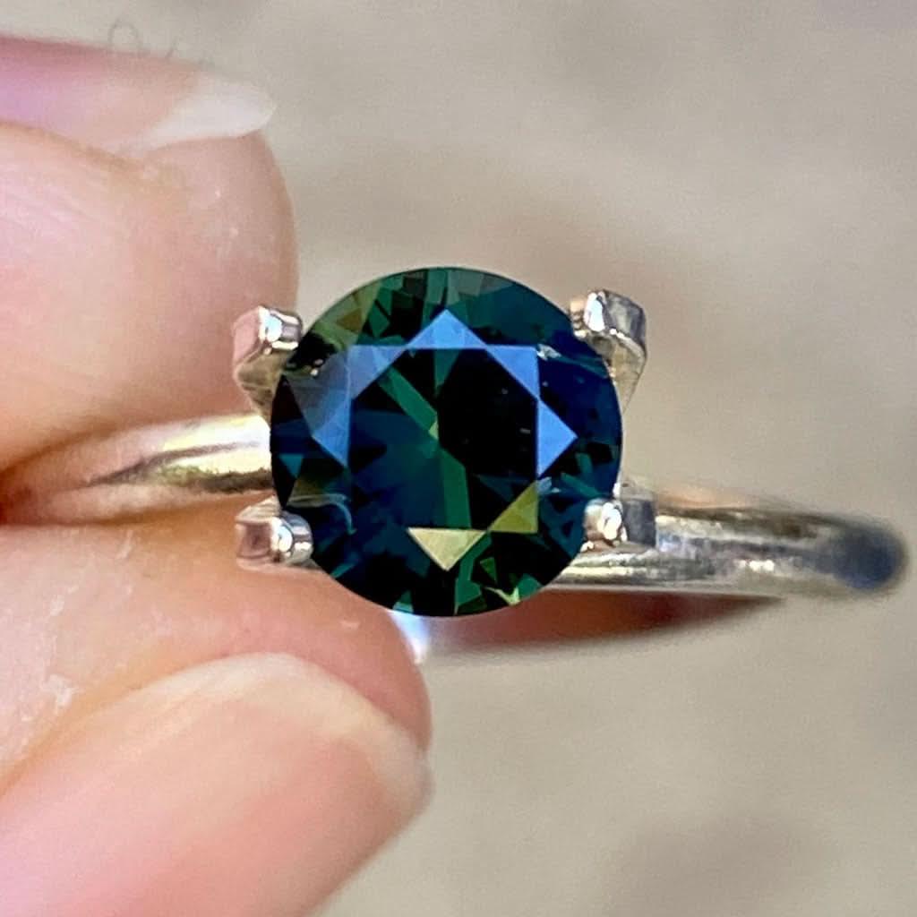 0.98ct round Australian teal parti sapphire - Lizunova Fine Jewels