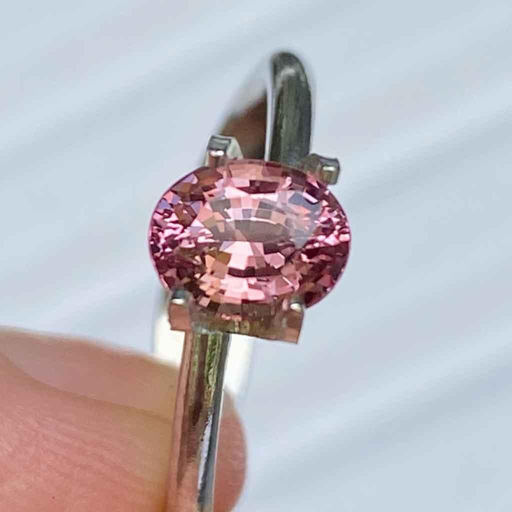 1.01ct oval Padparadscha sapphire - Lizunova Fine Jewels