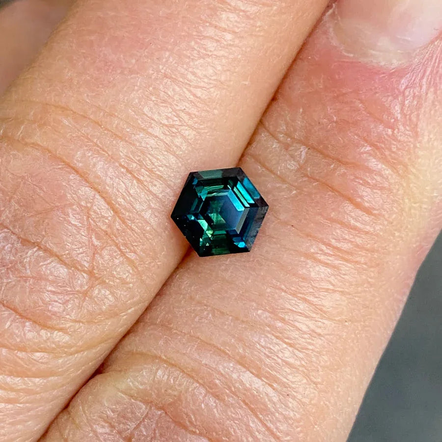 1.03ct hexagon Australian parti sapphire - Lizunova Fine Jewels