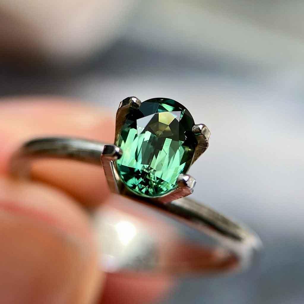 1.07ct oval Australian teal sapphire - Lizunova Fine Jewels