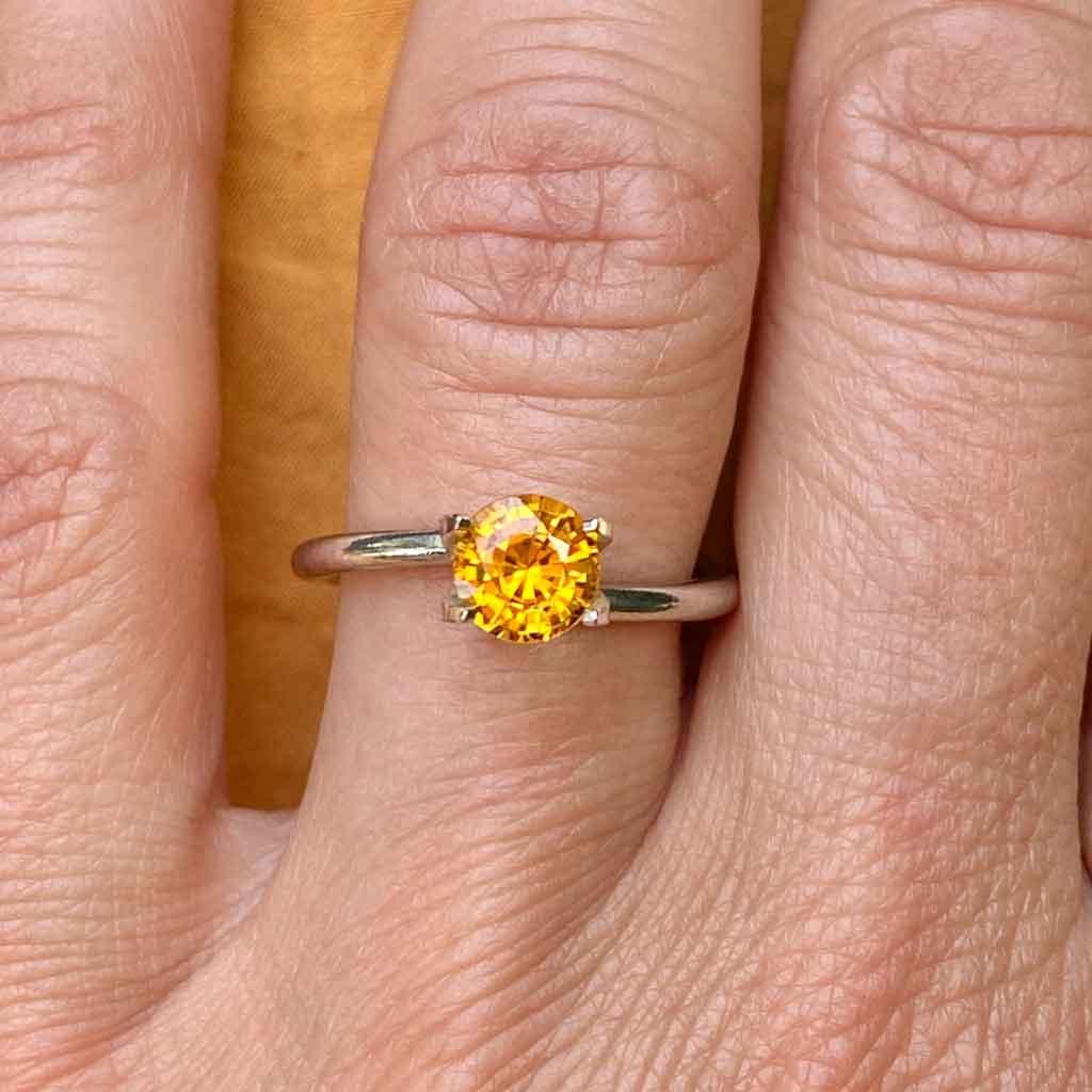 1.07ct round yellow sapphire - Lizunova Fine Jewels