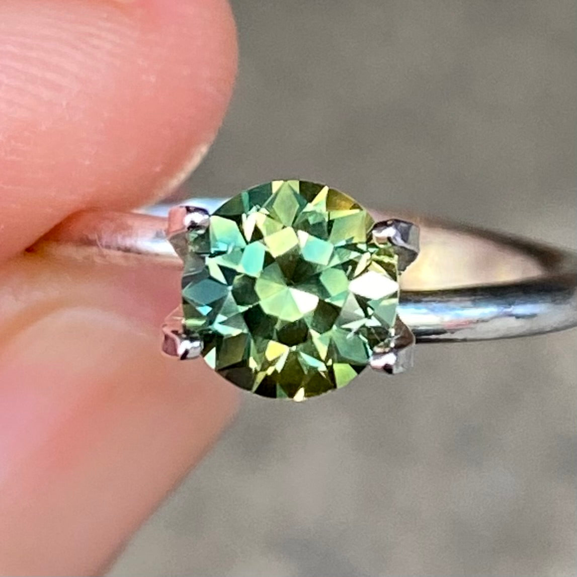 Australian-parti-teal-sapphire-bespoke-engagement-ring-Sydney-jeweller-Lizunova-Fine-Jewels