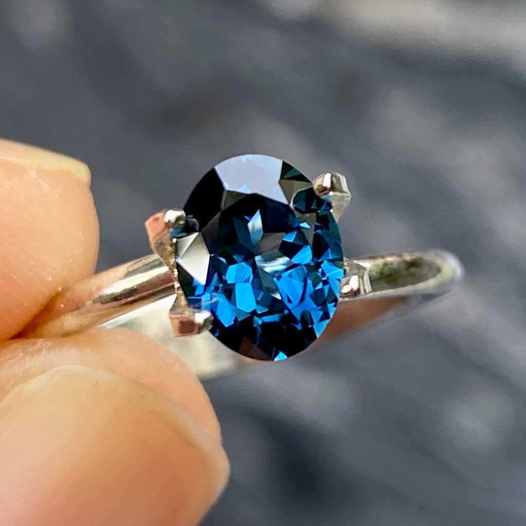 1.17ct oval Australian teal sapphire - Lizunova Fine Jewels
