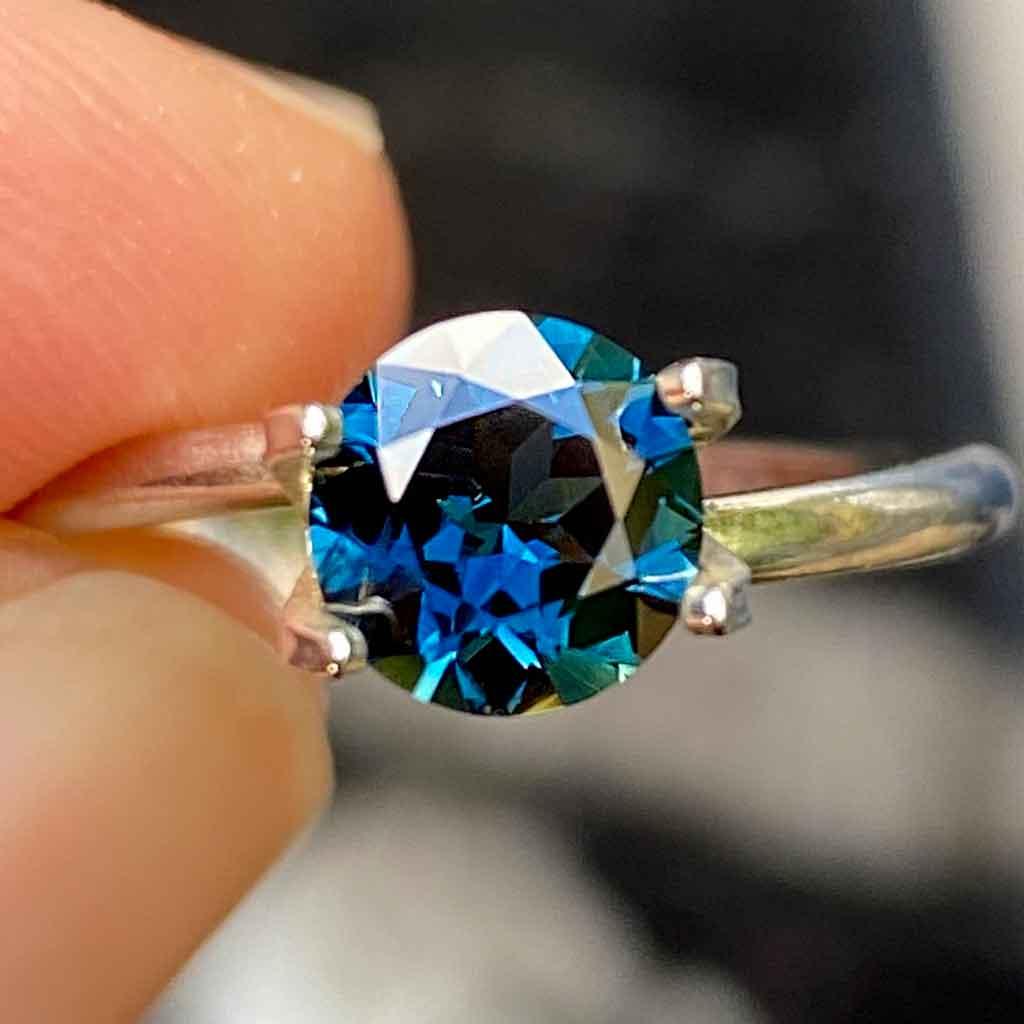 1.22ct round Australian teal sapphire - Lizunova Fine Jewels