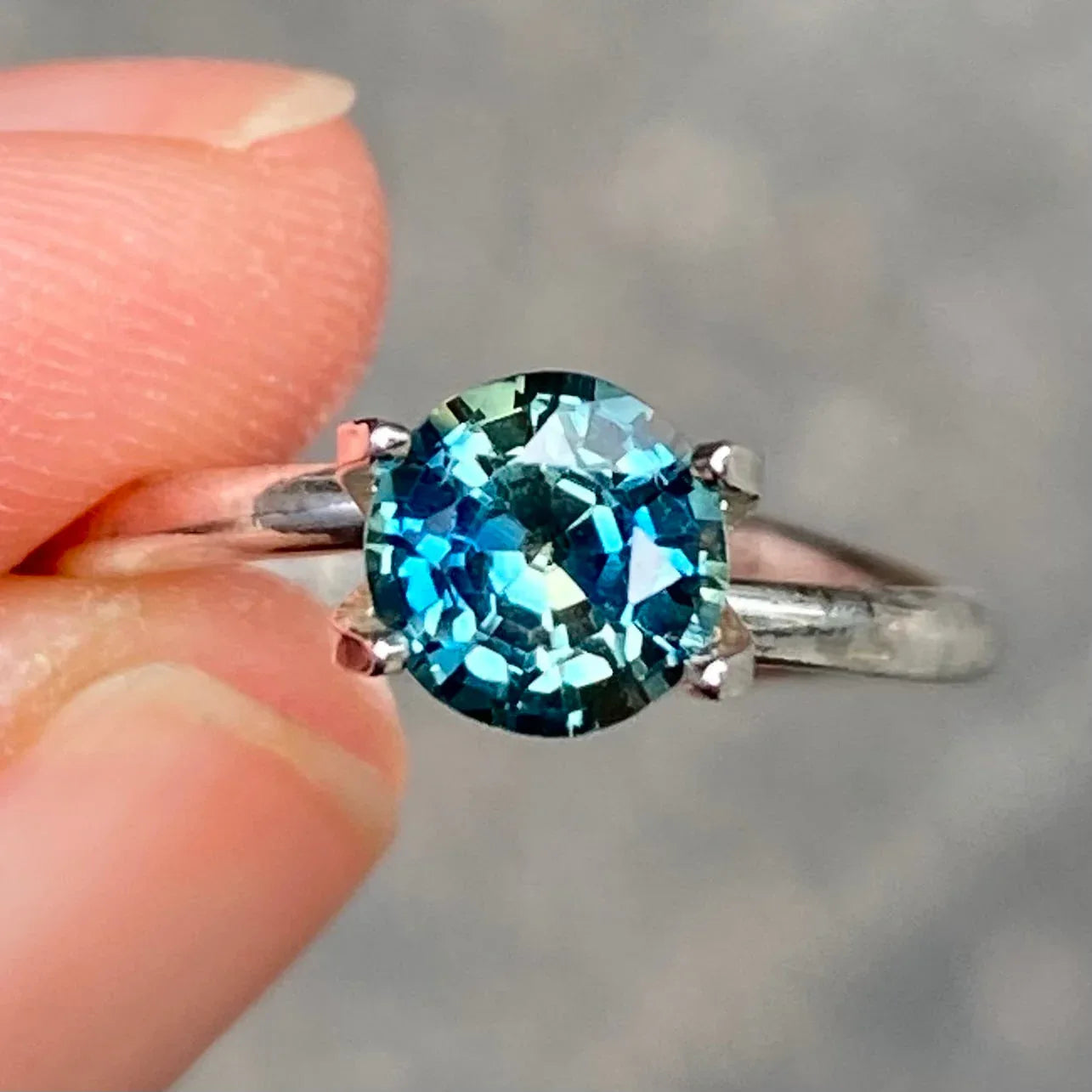 1.22ct round Australian teal parti sapphire - Lizunova Fine Jewels