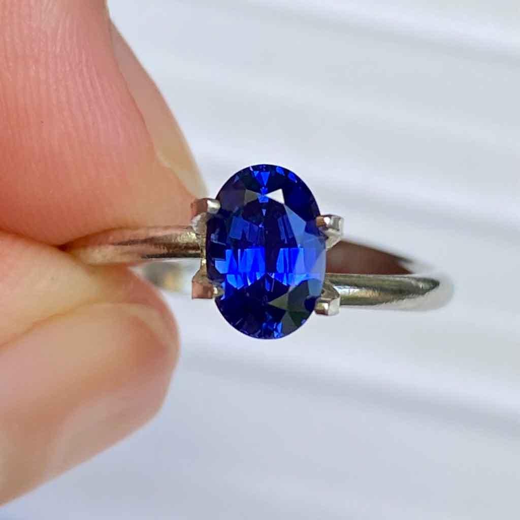 1.23ct oval royal blue sapphire - Lizunova Fine Jewels