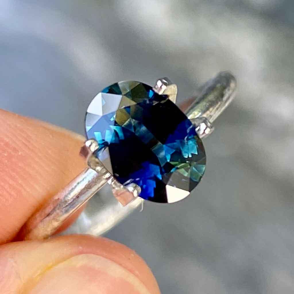 1.27ct oval Australian teal sapphire - Lizunova Fine Jewels