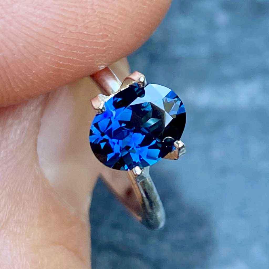1.31ct oval Australian teal sapphire - Lizunova Fine Jewels