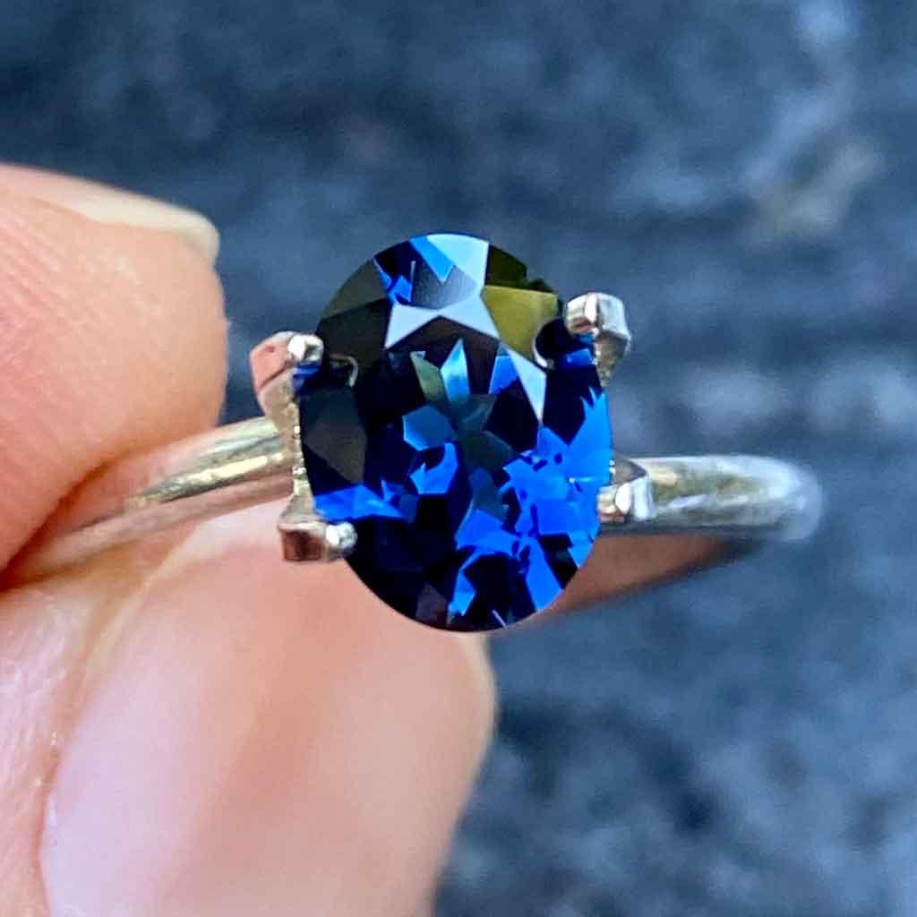 1.31ct oval Australian teal sapphire - Lizunova Fine Jewels