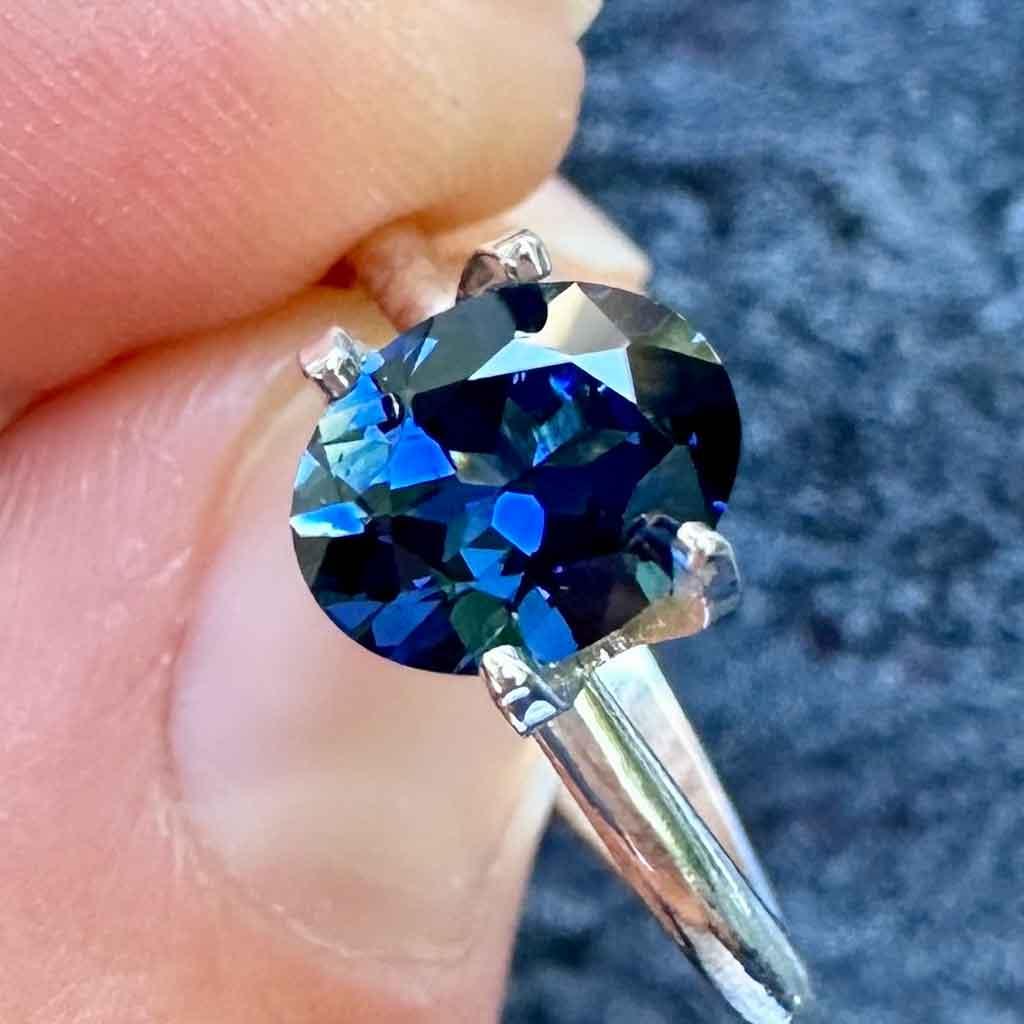 1.31ct oval Australian teal sapphire - Lizunova Fine Jewels