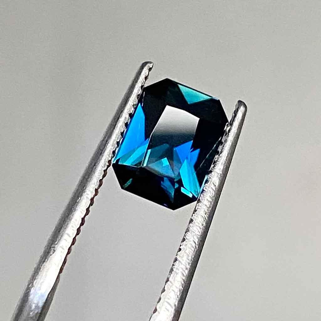 1.37ct emerald radiant cut Australian teal sapphire - Lizunova Fine Jewels