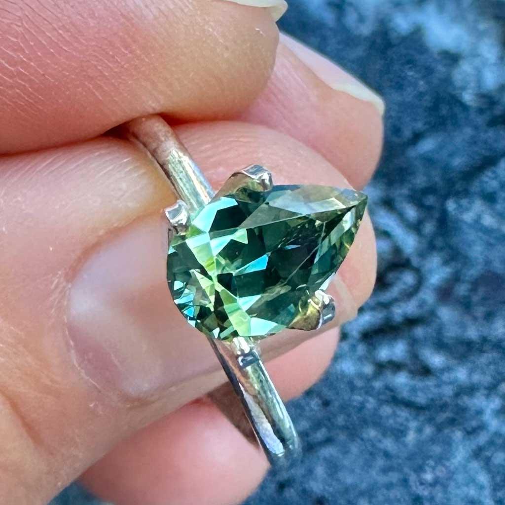 1.44ct pear cut Australian teal parti sapphire - Lizunova Fine Jewels