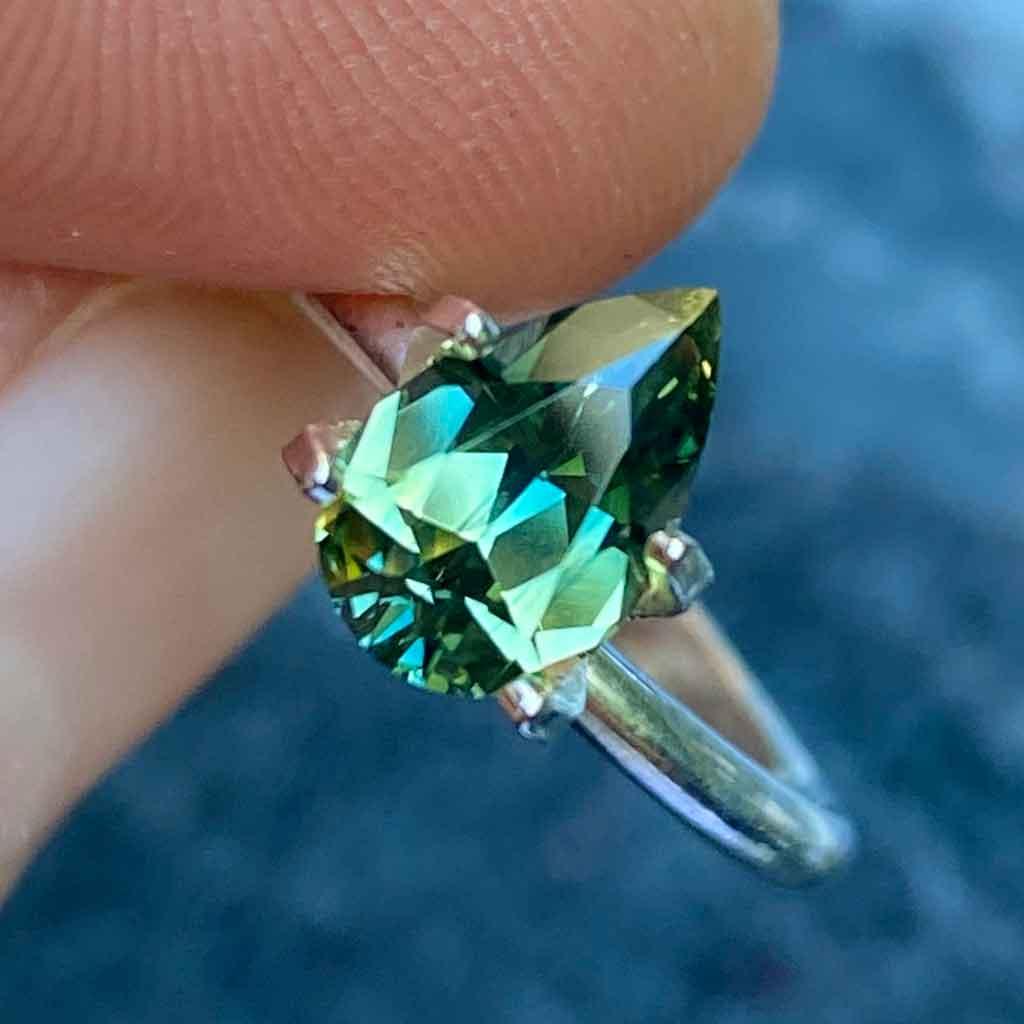 1.44ct pear cut Australian teal parti sapphire - Lizunova Fine Jewels