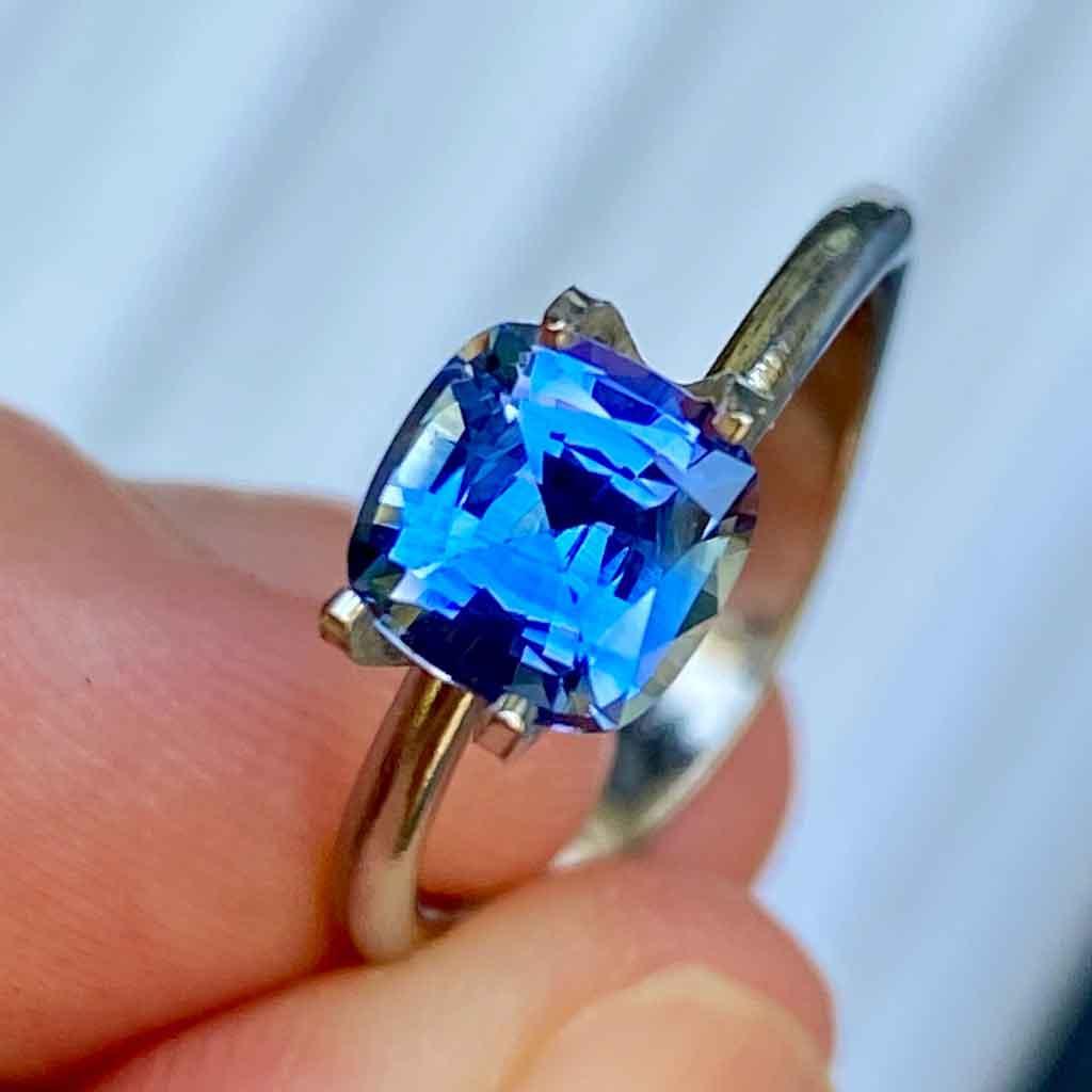 1.48ct cushion cut blue sapphire - Lizunova Fine Jewels