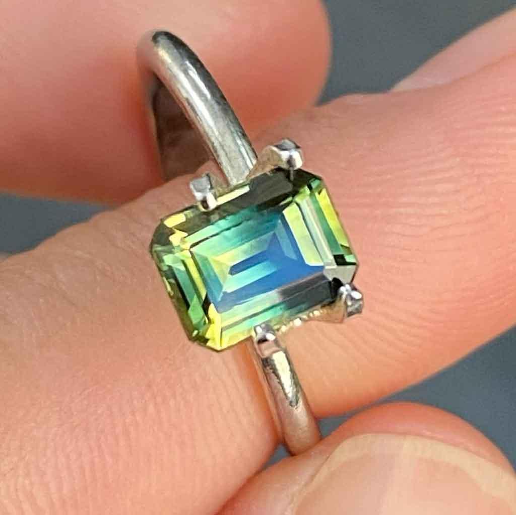 1.48ct emerald cut Australian parti sapphire - Lizunova Fine Jewels