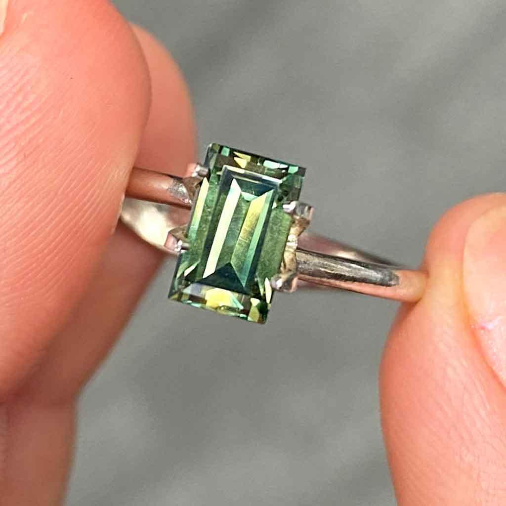 Australian-teal-sapphire-bespoke-engagement-ring-Sydney-jeweller-Lizunova-Fine-Jewels jeweller Lizunova Fine Jewels