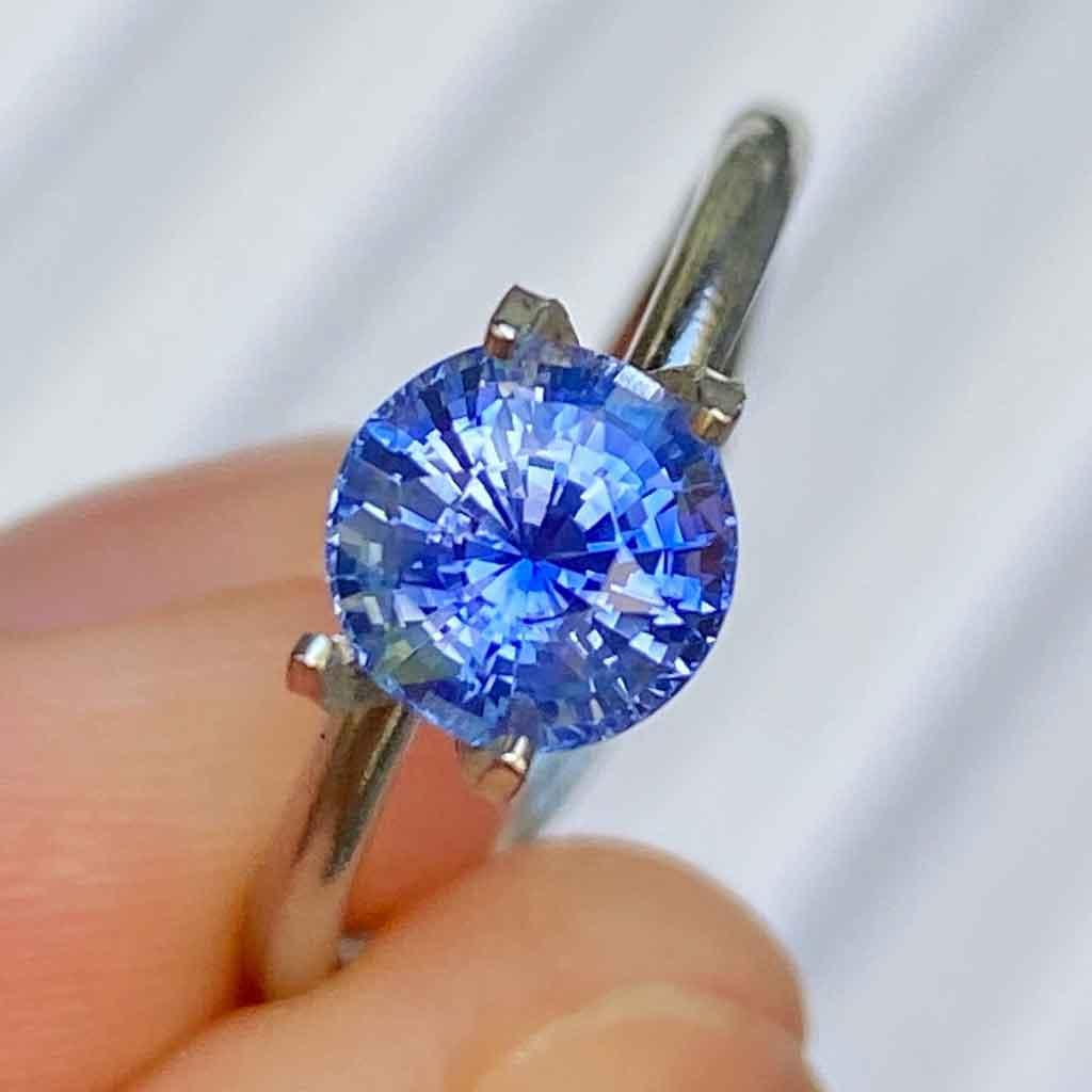 1.56ct round blue sapphire - Lizunova Fine Jewels
