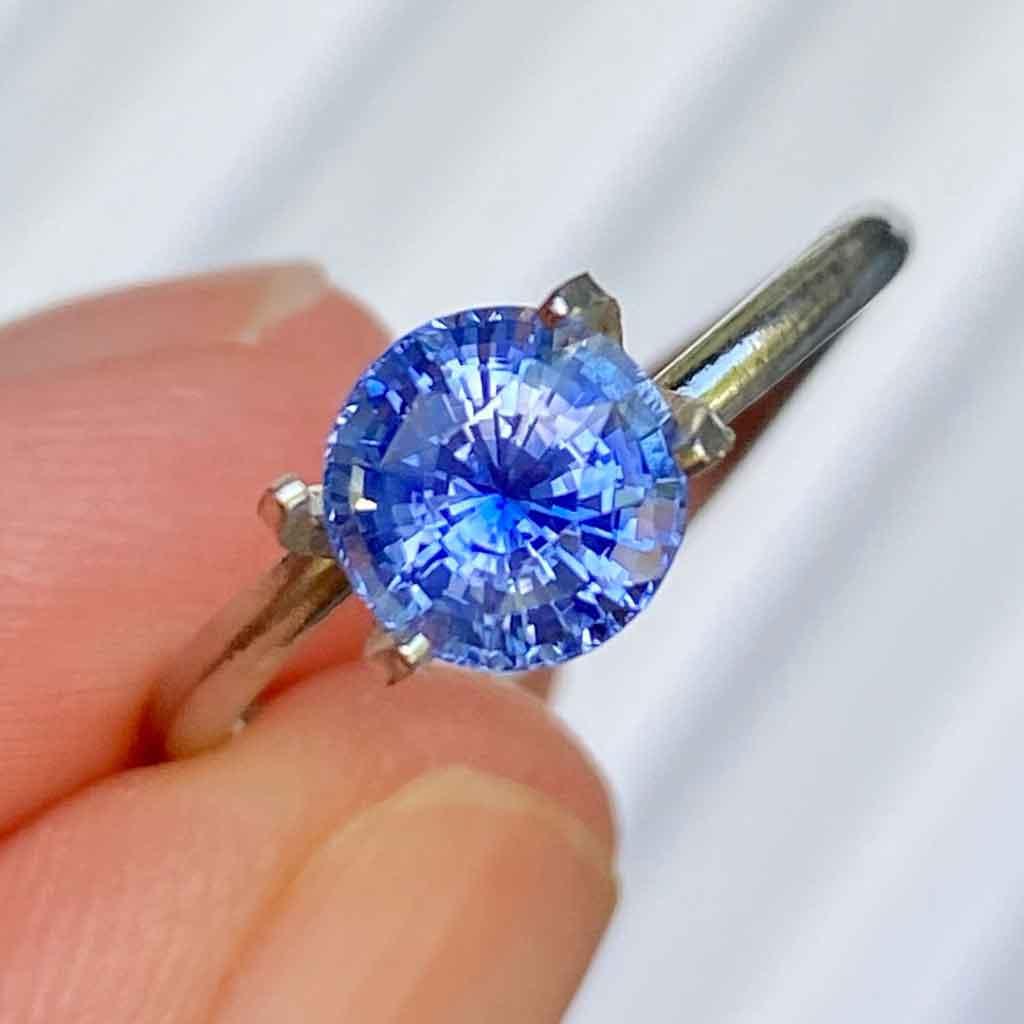 1.56ct round blue sapphire - Lizunova Fine Jewels