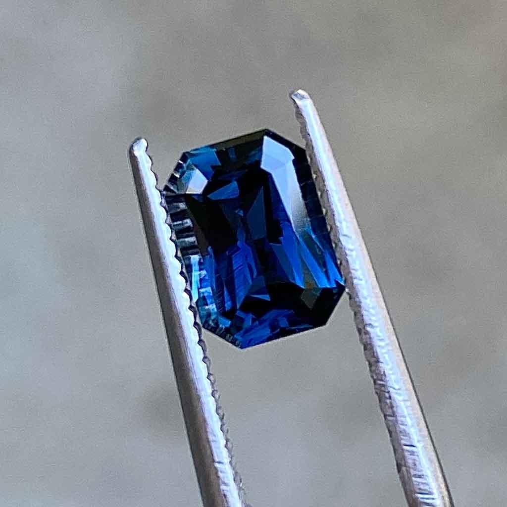 1.5ct emerald radiant cut Australian teal sapphire - Lizunova Fine Jewels