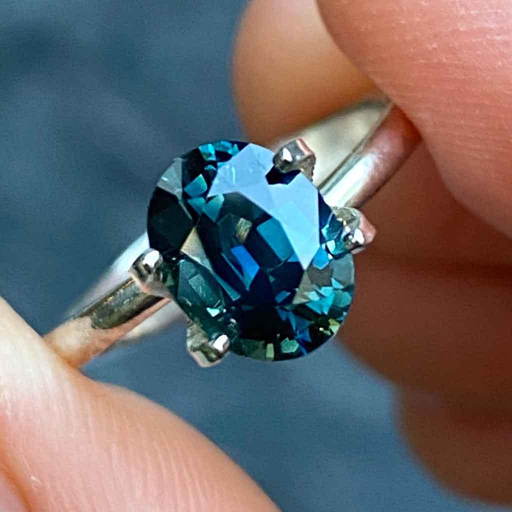 1.61ct oval Australian teal sapphire - Lizunova Fine Jewels