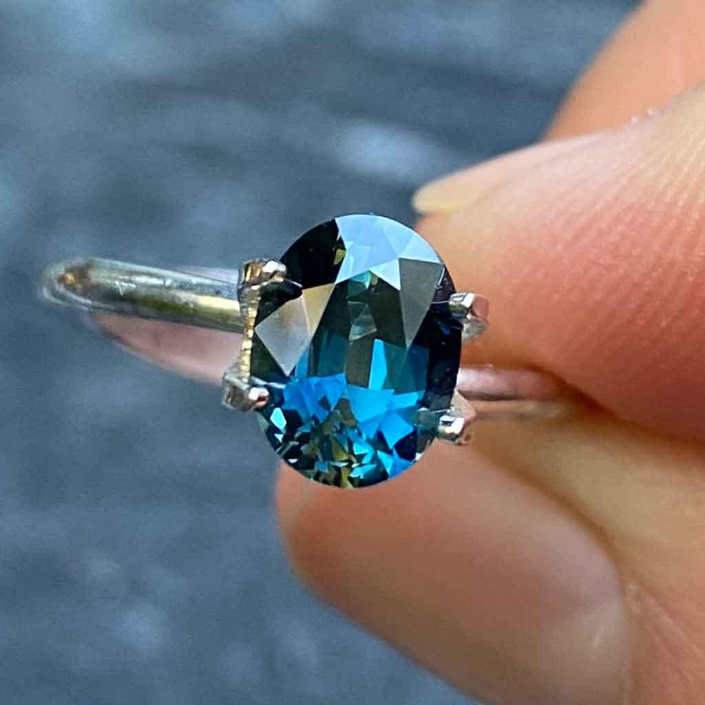 1.61ct oval Australian teal sapphire - Lizunova Fine Jewels