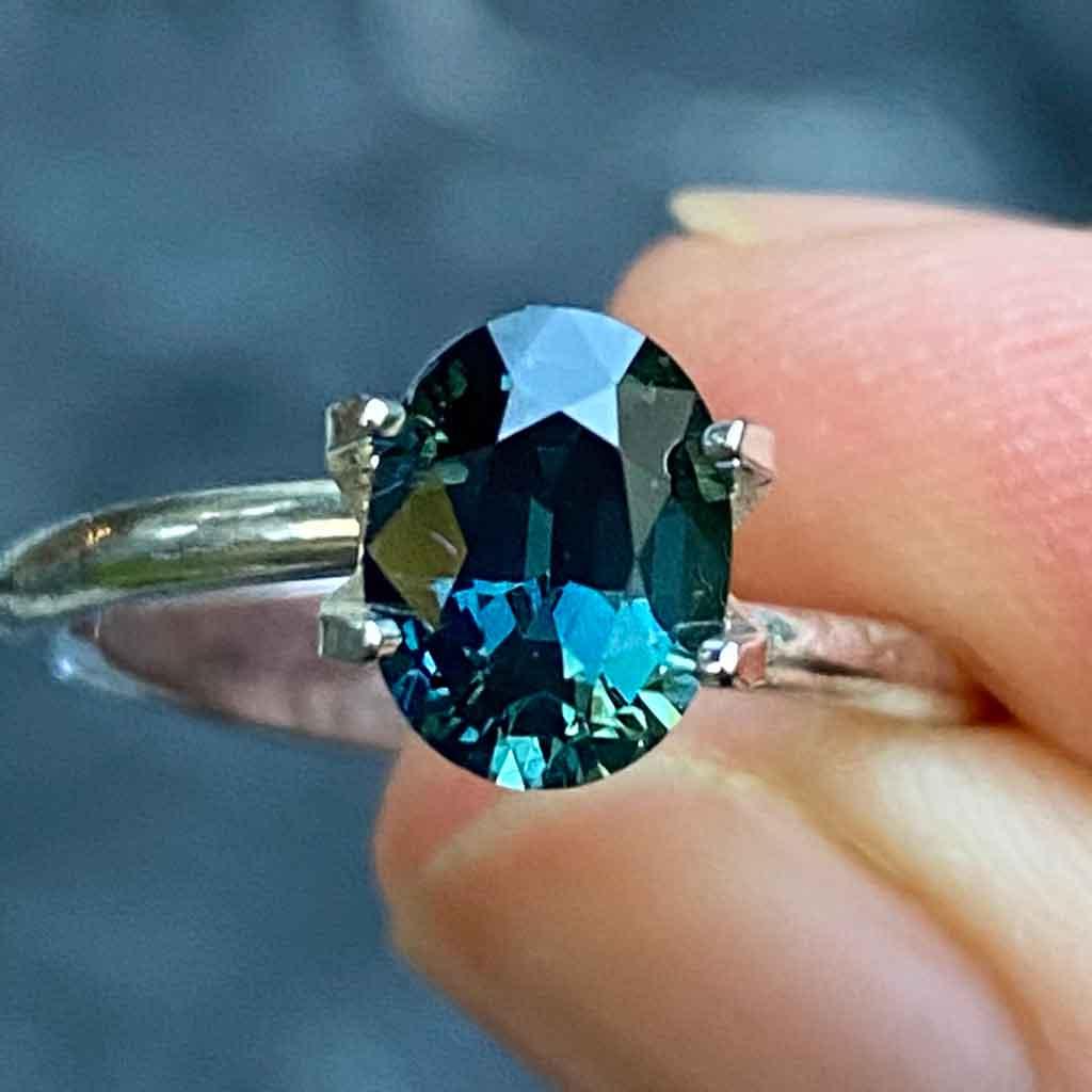 1.61ct oval Australian teal sapphire - Lizunova Fine Jewels