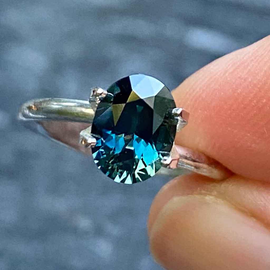 1.61ct oval Australian teal sapphire - Lizunova Fine Jewels