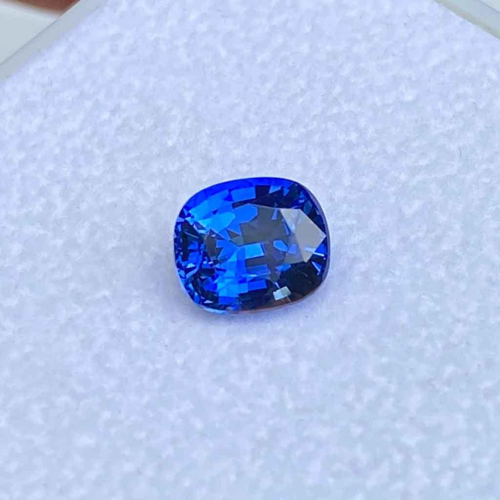 1.62ct cushion cornflower blue sapphire - Lizunova Fine Jewels