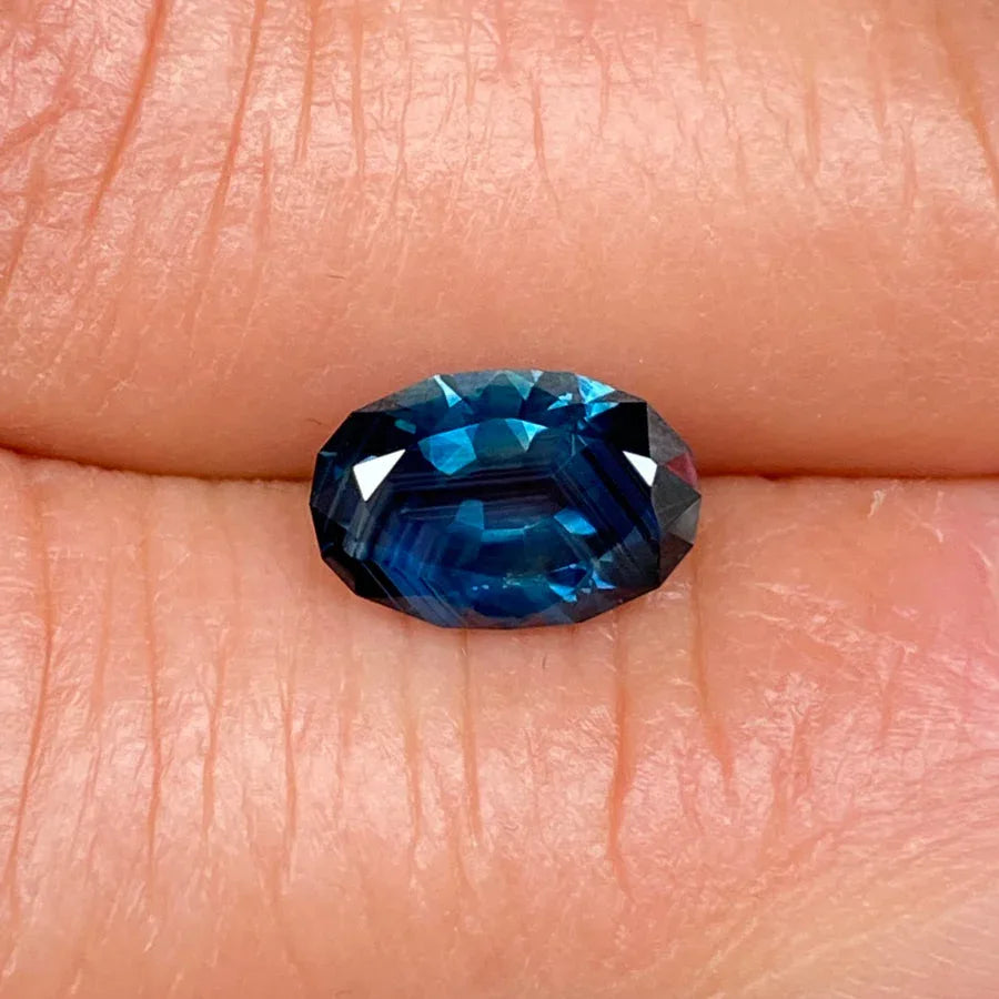 1.63ct oval Australian parti sapphire - Lizunova Fine Jewels