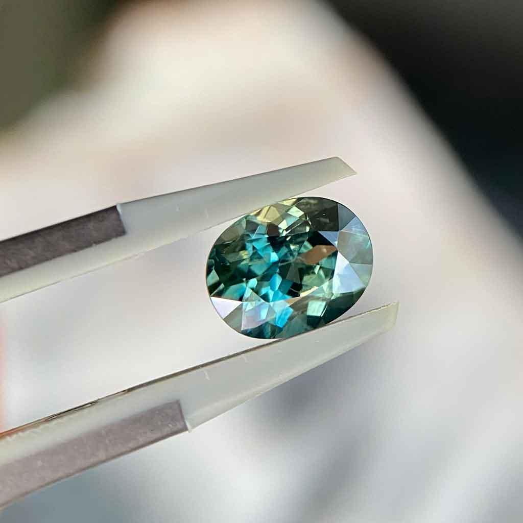 1.86ct oval Australian teal sapphire - Lizunova Fine Jewels