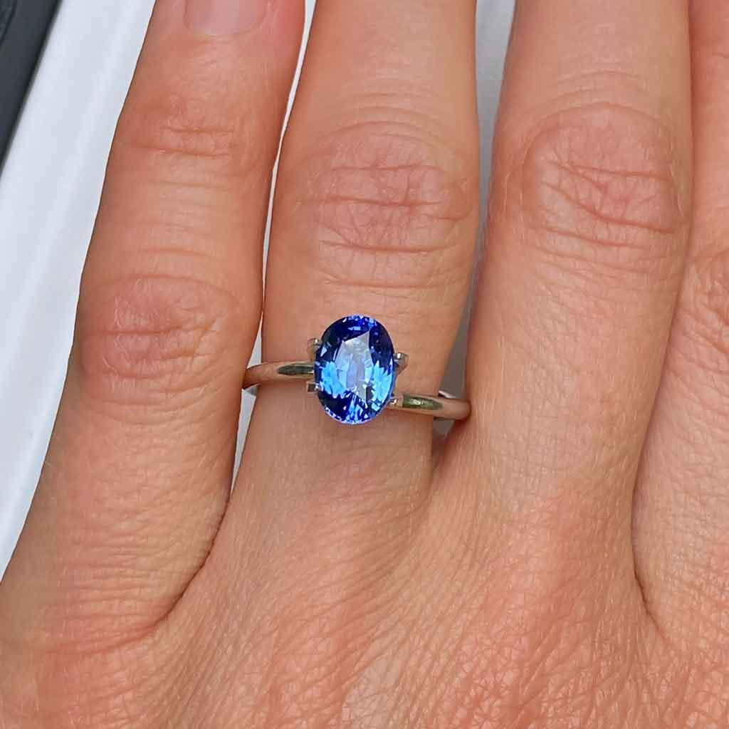 1.92ct oval blue sapphire - Lizunova Fine Jewels