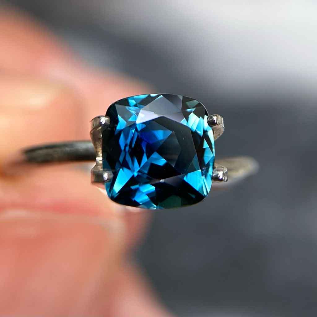 1.97ct cushion cut Australian teal sapphire - Lizunova Fine Jewels