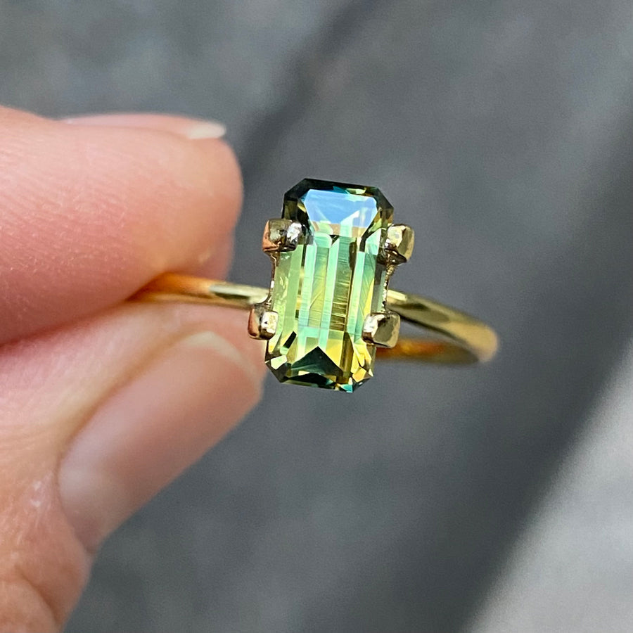 Australian-parti-teal-sapphire-bespoke-engagement-ring-Sydney-jeweller-Lizunova-Fine-Jewels