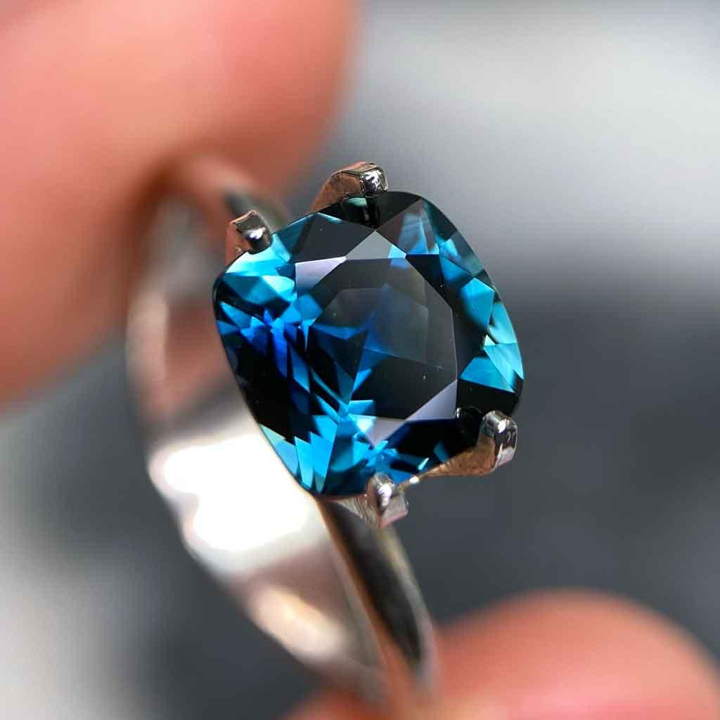 1.97ct cushion cut Australian teal sapphire - Lizunova Fine Jewels