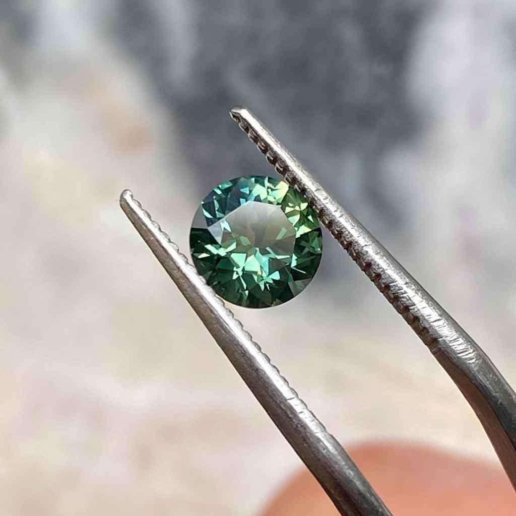 0.96ct round Australian light green sapphire - Lizunova Fine Jewels