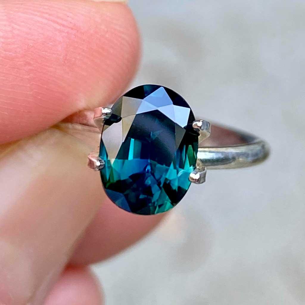 2.08ct oval Australian teal parti sapphire - Lizunova Fine Jewels