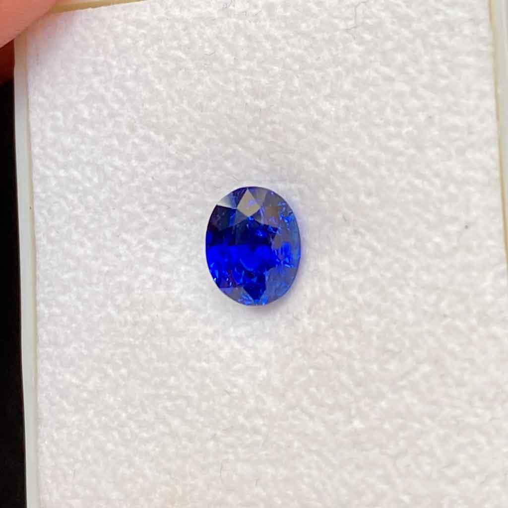 2.11ct oval royal blue sapphire - Lizunova Fine Jewels