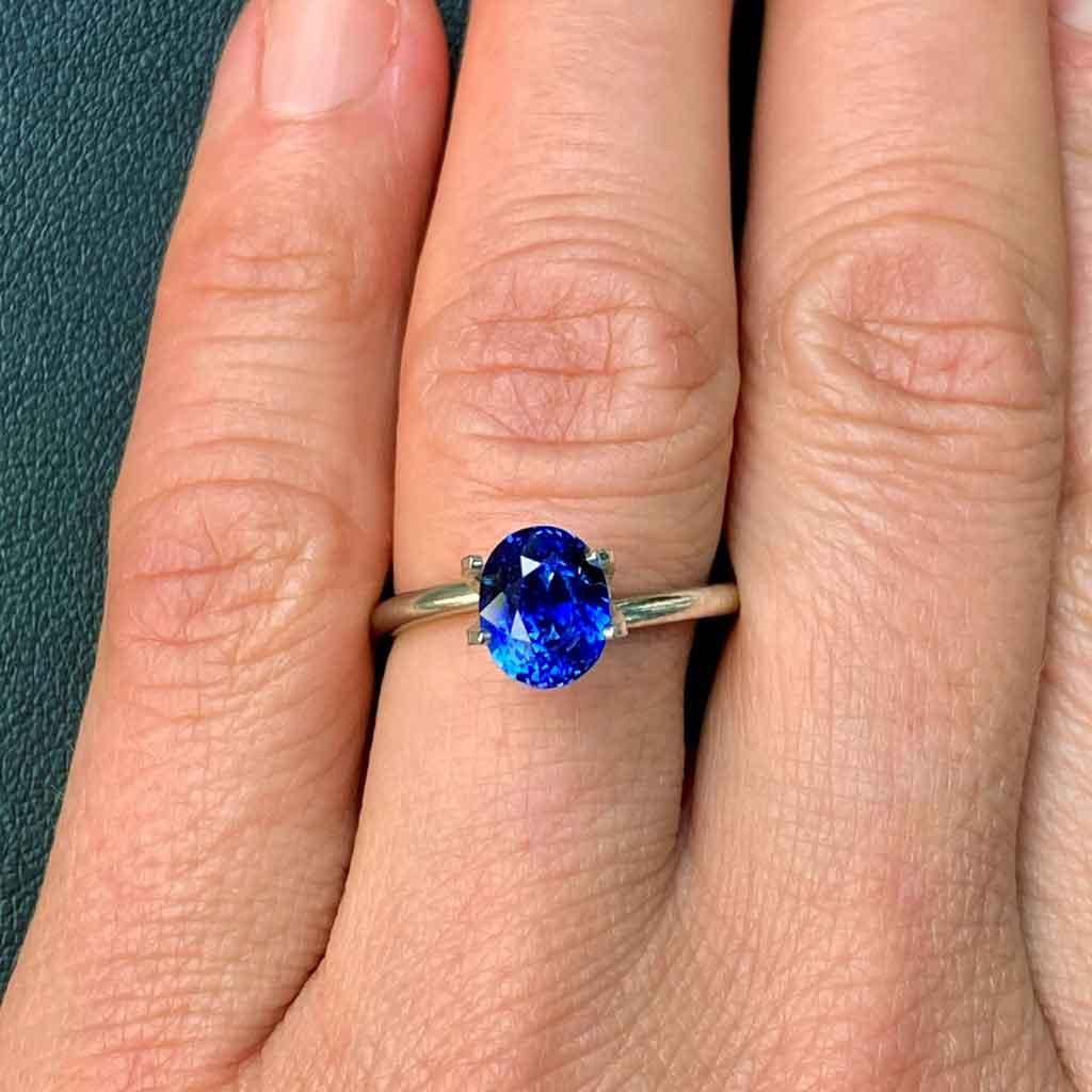 2.11ct oval royal blue sapphire - Lizunova Fine Jewels