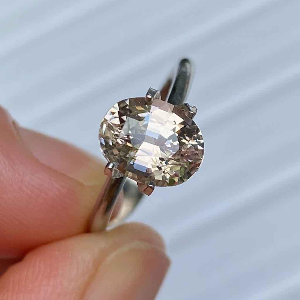 2.25ct oval champagne sapphire - Lizunova Fine Jewels