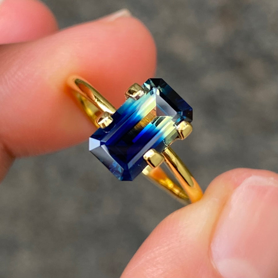 Australian-parti-teal-sapphire-bespoke-engagement-ring-Sydney-jeweller-Lizunova-Fine-Jewels